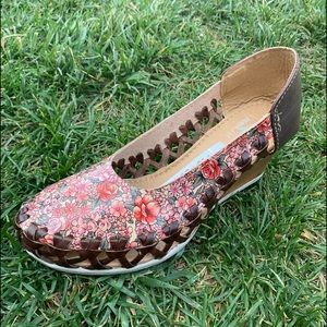 Women’s hand made huaraches made in Mexico